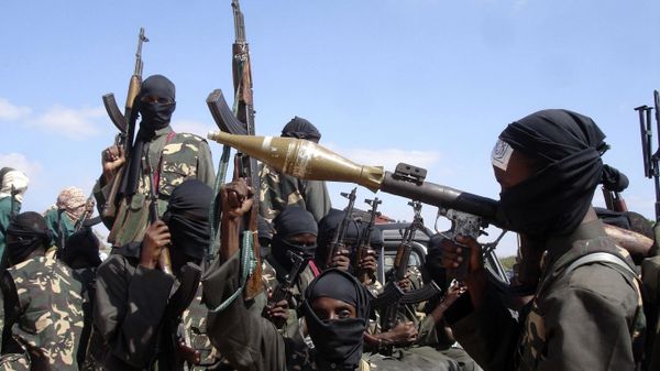 In this Dec. 8, 2008 file photo, armed al-Shabab fighters just outside Mogadishu prepare to travel into the city in pickup trucks after vowing there would be new waves of attacks against Ethiopian troops.  - Sputnik International