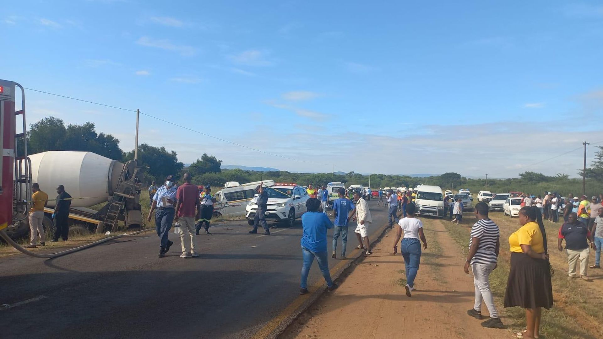 Serious motor vehicle accident on the R579 - Motetema road, in Sekhukhune District. The road is temporarily closed for emergency services. Motorists are advised to use alternative routes. - Sputnik International, 1920, 03.03.2023