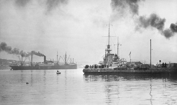 The US government was reluctant to intervene since they wanted to watch and side with the winners. At that time, American strategists were already mulling the foundations of their foreign policy aimed at world hegemony. They planned to exploit the weaknesses of Soviet Russia and its opponents.  - Sputnik International