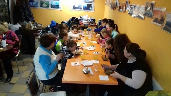 Pakhmutova's kitchen provides meals to the children from the areas of Donetsk that suffered the most from shelling by Ukrainian forces. - Sputnik International