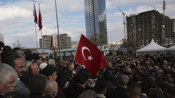 People wait before Kemal Kilicdaroglu, the leader of the pro-secular, center-left Republican People's Party, or CHP, is nominated by a six-party alliance as its common candidate to challenge President Recep Tayyip Erdogan, in Ankara, Turkey, March 6, 2023. - Sputnik International