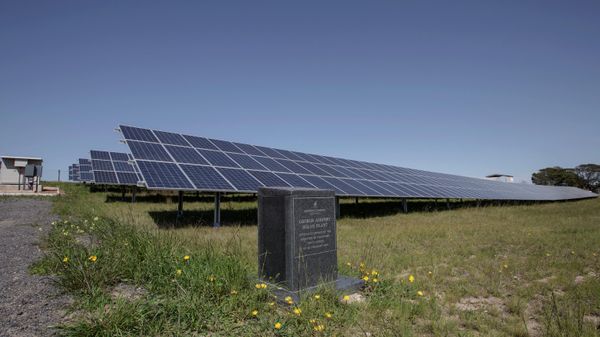This photo taken on September 26, 2016 at the George airport, South Africa, shows solar panels - Sputnik International
