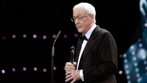 British actor Sir Michael Caine is honored with the European Actor Award during the 28th European Film Award ceremony in Berlin on December 12, 2015.  - Sputnik International