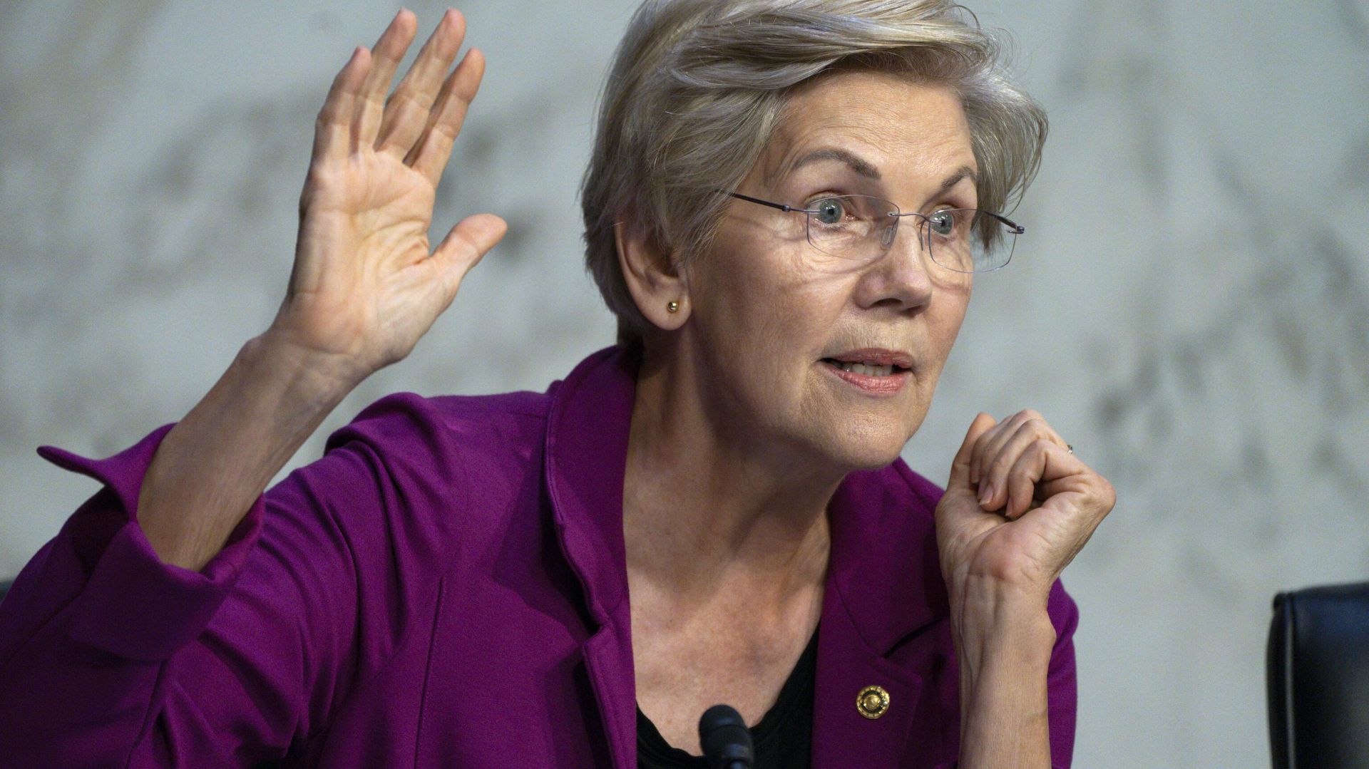 Sen. Elizabeth Warren, D-Mass., questions the witnesses about Zelle, at a Senate Banking Committee annual Wall Street oversight hearing, Sept. 22, 2022, on Capitol Hill in Washington. In 2024 Warrne will be up for reelection. Sen. Elizabeth Warren, D-Mass., questions the witnesses about Zelle, at a Senate Banking Committee annual Wall Street oversight hearing, Sept. 22, 2022, on Capitol Hill in Washington. In 2024 Warrne will be up for reelection. - Sputnik International, 1920, 13.03.2023