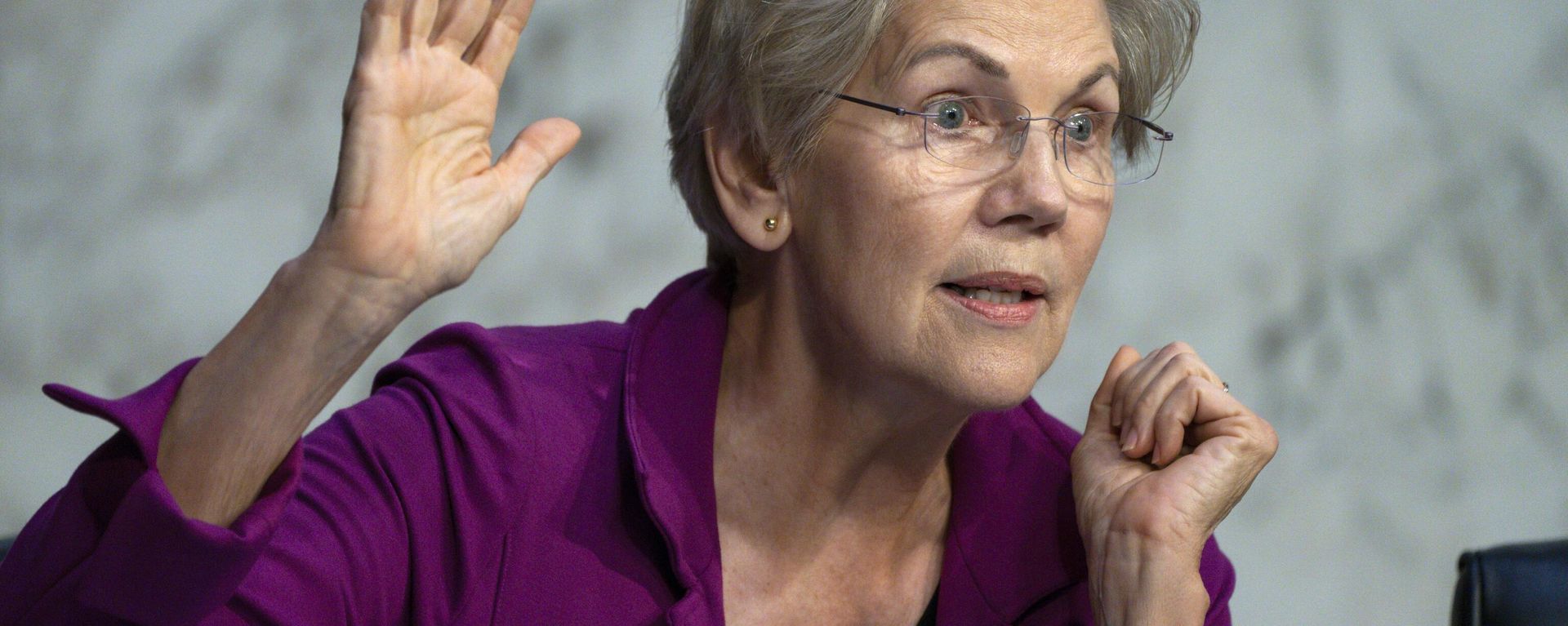 Sen. Elizabeth Warren, D-Mass., questions the witnesses about Zelle, at a Senate Banking Committee annual Wall Street oversight hearing, Sept. 22, 2022, on Capitol Hill in Washington. In 2024 Warrne will be up for reelection. - Sputnik International, 1920, 13.03.2023