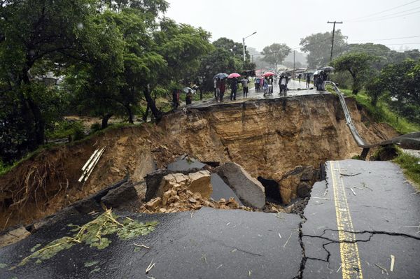 A road connecting the two cities of Blantyre and Lilongwe is seen damaged following heavy rains caused by Tropical Cyclone Freddy in Blantyre, Malawi Tuesday, March 14 2023. - Sputnik International