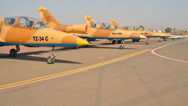 Mali receives new warplanes and drones from Russia and Turkiye on Thursday, March 16, 2023. - Sputnik International