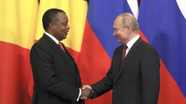 Russian President Vladimir Putin, right, shakes hands with President of Congo-Brazzaville Denis Sassou Nguesso during a signing ceremony following their talks in the Kremlin in Moscow, Russia, Thursday, May 23, 2019  - Sputnik International