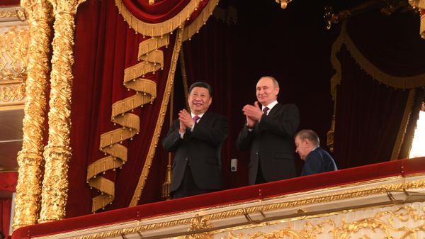 Russian President Vladimir Putin and Chinese President Xi Jinping mark the 70th anniversary of diplomatic relations between the USSR and China at the Bolshoi Theater in Moscow. June 2019. Russian President Vladimir Putin and Chinese President Xi Jinping mark the 70th anniversary of diplomatic relations between the USSR and China at the Bolshoi Theater in Moscow. June 2019. - Sputnik International