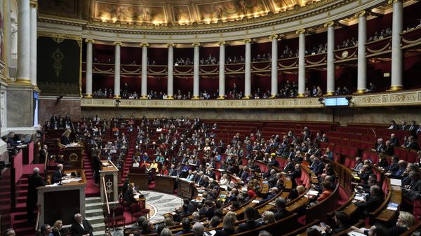 French lawmakers gather at the National Assembly in Paris, Monday, March 20, 2023. - Sputnik International
