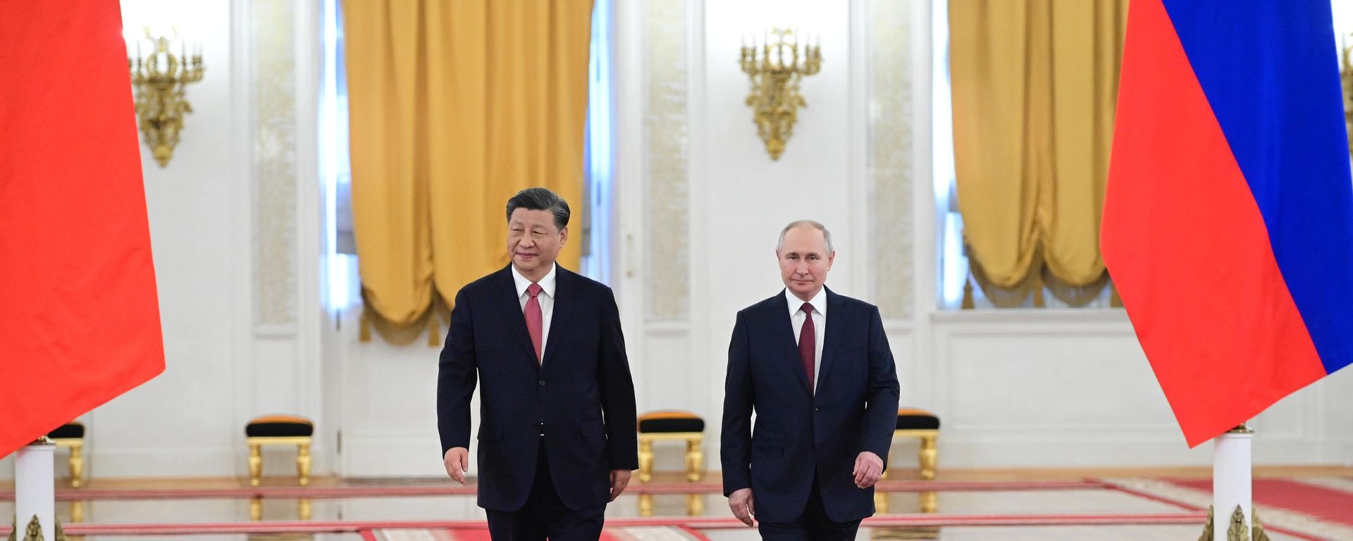 Chinese President Xi Jinping and Russian President Vladimir Putin  - Sputnik International, 1920, 06.03.2024
