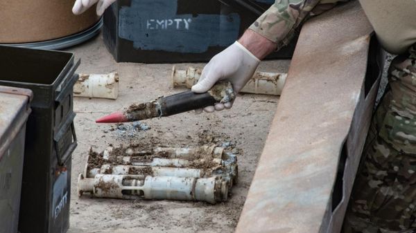U.S. Air Force National Guard Explosive Ordnance Disposal Techinicians safely prepare several contaminated and compromised depleted uranium rounds on June 23, 2022 at Tooele Army Depot, UT. U.S. Air Force National Guard Explosive Ordnance Disposal Techinicians safely prepare several contaminated and compromised depleted uranium rounds on June 23, 2022 at Tooele Army Depot, UT. - Sputnik International