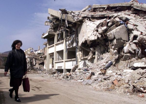 NATO bombs turned Yugoslvaia into ruins. Ironically, almost the very same scenario was described in the American comedy film “Wag the Dog,” even though the conflict in the film was only a media hoax while the reality turned out to be much darker and bloodier. NATO bombs turned Yugoslvaia into ruins. Ironically, almost the very same scenario was described in the American comedy film “Wag the Dog,” even though the conflict in the film was only a media hoax while the reality turned out to be much darker and bloodier. - Sputnik International