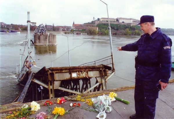 Bridge ruined by NATO bombs.The damage to the economies of Balkan nations exceeded $100 bn. Bridge ruined by NATO bombs.The damage to the economies of Balkan nations exceeded $100 bn. - Sputnik International