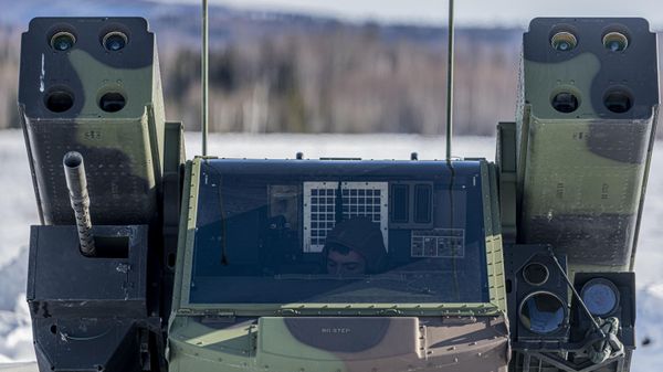 U.S. Army Specialist Jacob Smith, an Avenger gunner assigned to the 1st Battalion, 265th Air Defense Artillery Regiment, Florida Army National Guard, operates an Avenger air defense system during Exercise ARCTIC EDGE 2022 at Eielson Air Force Base, Alaska, March 14, 2022. The Avenger air defense system is a self-propelled surface-to-air missile system that provides mobile, short-range air defense protection for ground units against cruise missiles, unmanned aerial vehicles, low-flying fixed-wing aircraft, and helicopters. (U.S. Air Force photo by Senior Airman Joseph P. LeVeille) - Sputnik International