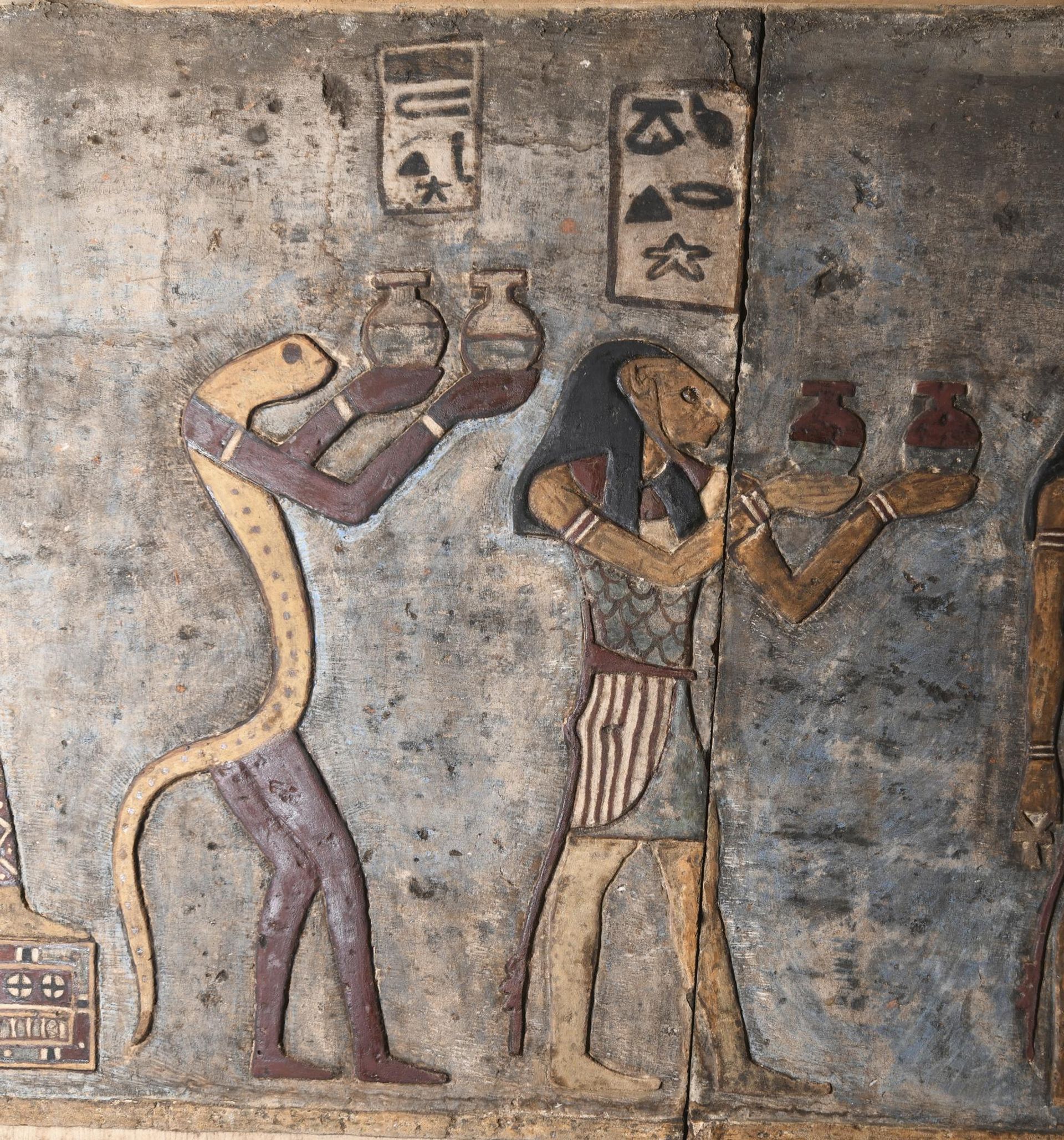 Representation of decans, zodiac signs used to measure the twelve hours of the night. Temple of Khnum, Esna, Egypt Representation of decans, zodiac signs used to measure the twelve hours of the night. Temple of Khnum, Esna, Egypt - Sputnik International, 1920, 24.03.2023