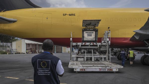 Staff prepare to unload humanitarian aid for the people affected by the conflict in the eastern Democratic Republic of Congo from a plane at Goma International Airport on March 10, 2023.  - Sputnik International