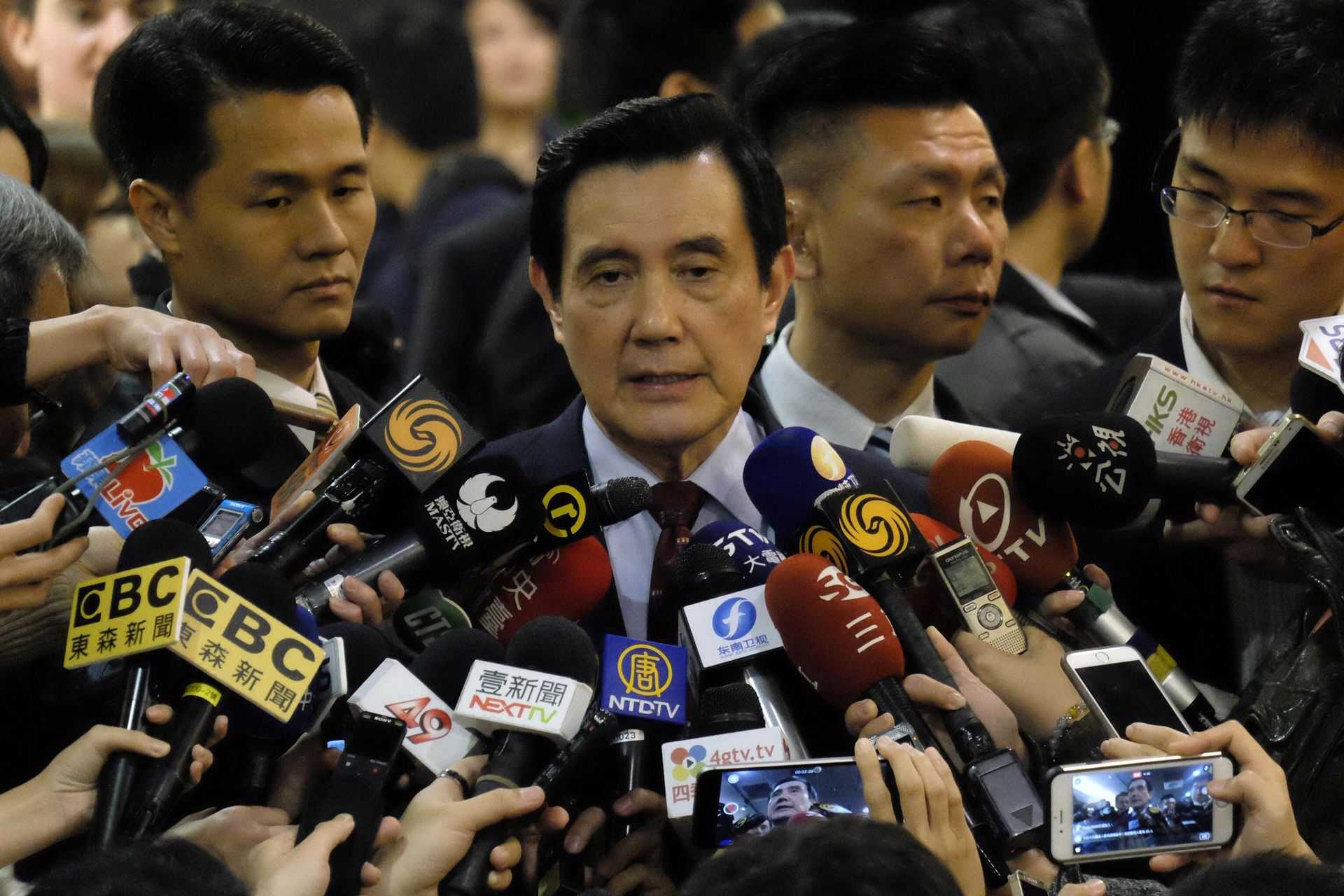 Former Taiwan leader Ma Ying-jeou speaks to the press after a speech to the Harvard College Asia Program in Taipei on March 14, 2017. - Sputnik International, 1920, 12.04.2023
