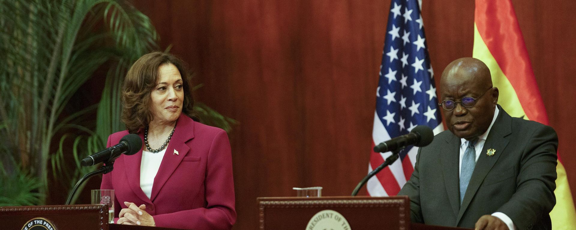 U.S. Vice President Kamala Harris, and Ghana President Nana Akufo-Addo, address a news conference in Accra, Ghana, Monday March 27, 2023. - Sputnik International, 1920, 28.03.2023