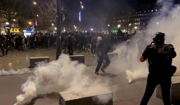  Police use tear gas to disperse protesters - Sputnik International