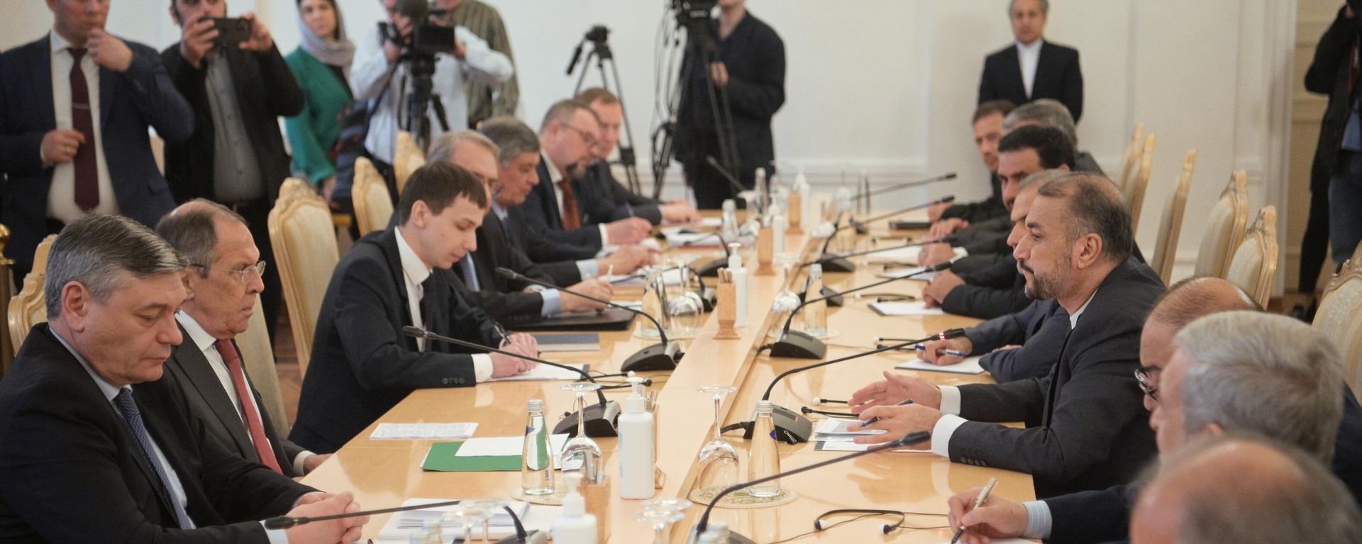 Russian Foreign Minister Sergey Lavrov attends a meeting with Iranian Foreign Minister Hossein Amir-Abdollahian, in Moscow, Russia. - Sputnik International, 1920, 29.03.2023