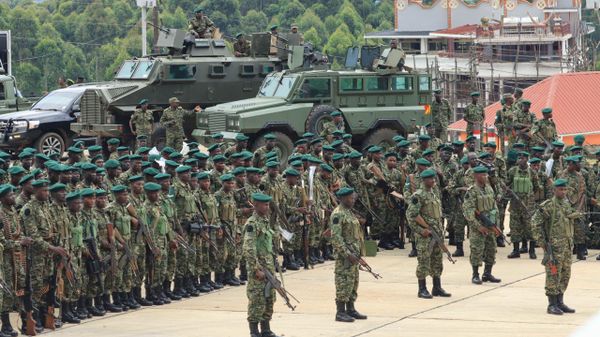 The flagging-off of the Uganda Peoples’ Defence Forces Contingent to serve under the East African Community Regional Force (EACRF) in the Eastern Democratic Republic of Congo - Sputnik International