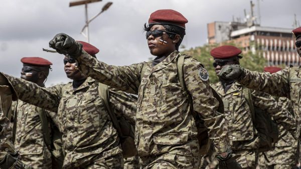 Soldiers from the Central African special forces march during the military parade held to celebrate the 64th anniversary of the Central African Republic independence in Bangui on December 1, 2022. - A military parade, punctuated by demonstrations of responses to relatively unprecedented attacks in their scale, was origanized in Bangui, under very high security in this country in civil war since 2013 - Sputnik International