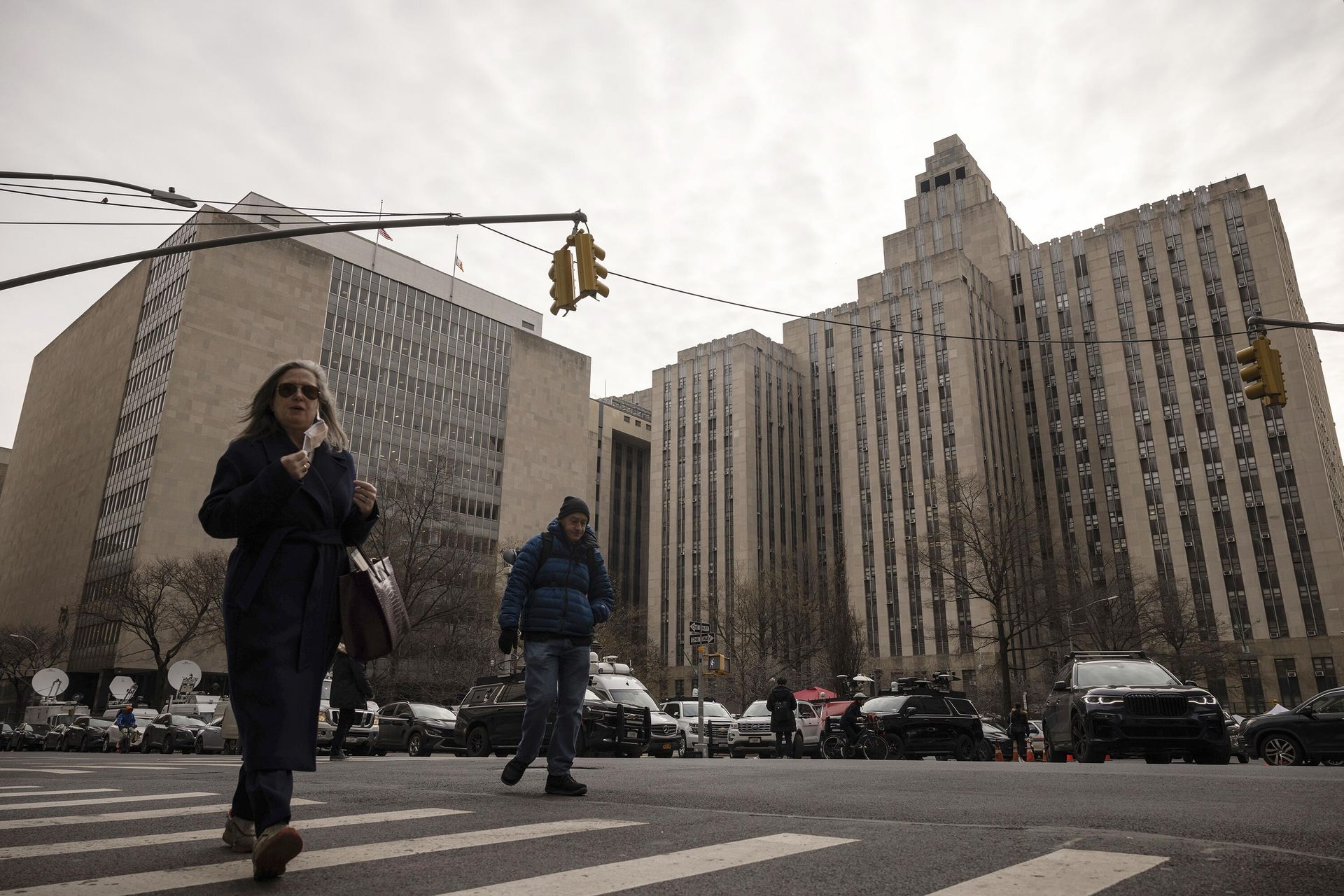 Pedestrians walk past Manhattan Criminal Court in New York, Friday, March. 31, 2023.  - Sputnik International, 1920, 02.04.2023
