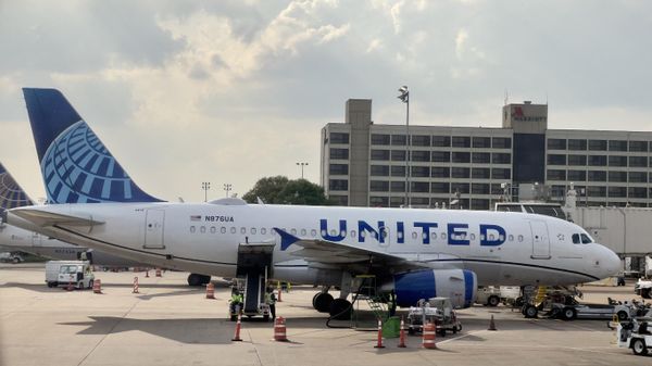 This photograph taken on March 8, 2023 shows a United airlines Airbus A319-132 aircraft parked at the gate at George Bush International Airport (IAH) in Houston Texas - Sputnik International