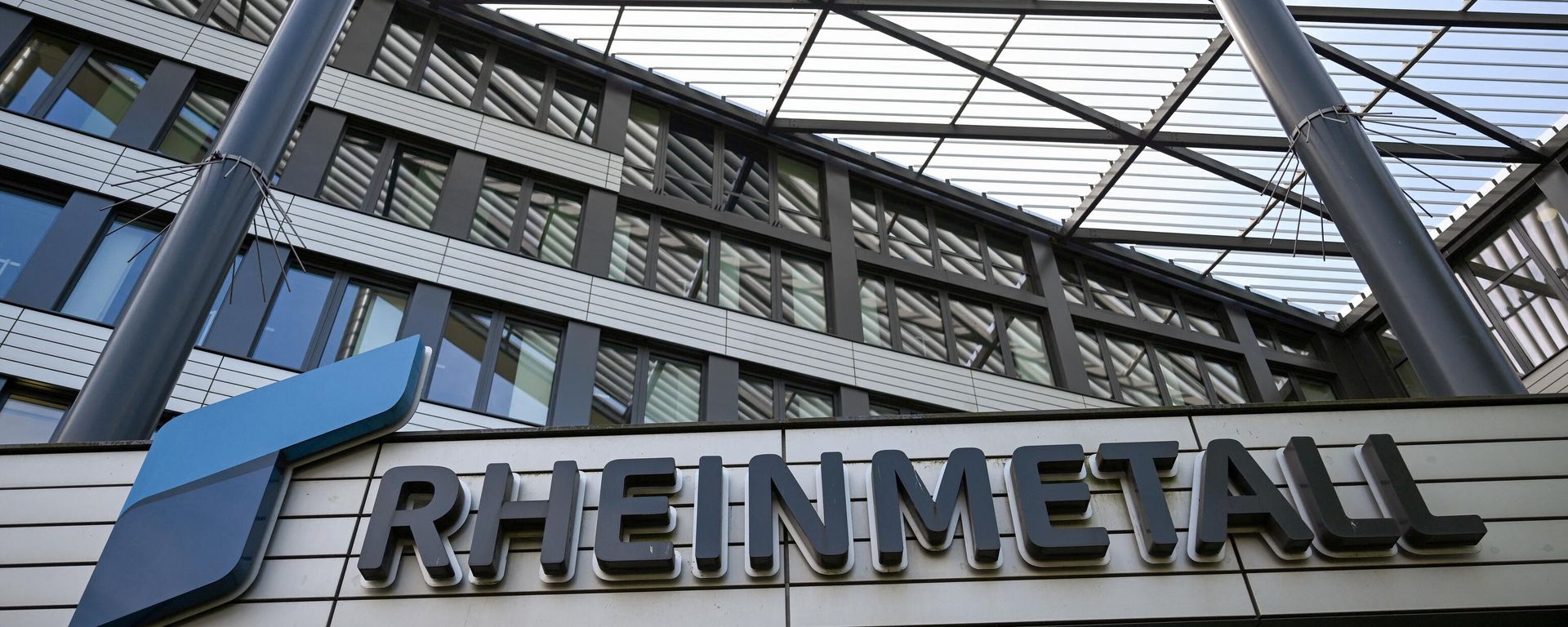The logo of German defence company and automotive supplier Rheinmetall. - Sputnik International, 1920, 03.04.2023