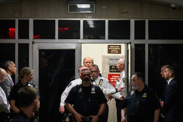 Former US president Donald Trump arrives at the Manhattan Criminal Court courtroom in New York before his hearing on 4 April 2023. - Sputnik International