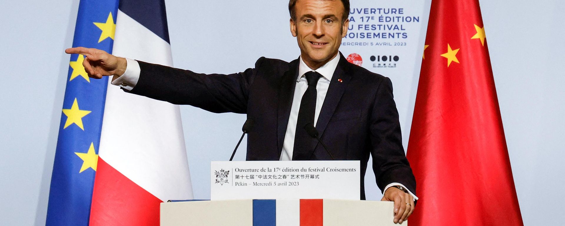 In this picture taken on April 5, 2023, French President Emmanuel Macron delivers a speech at the Red Brick Art Museum in Beijing In this picture taken on April 5, 2023, French President Emmanuel Macron delivers a speech at the Red Brick Art Museum in Beijing - Sputnik International, 1920, 06.04.2023