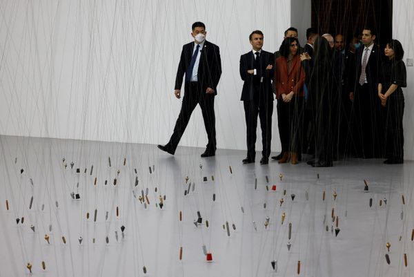 French President Emmanuel Macron (2nd-L) visits the Red Brick Museum in Beijing . Red Bricks Museum was opened in 2014 as a hub for modern art.  - Sputnik International