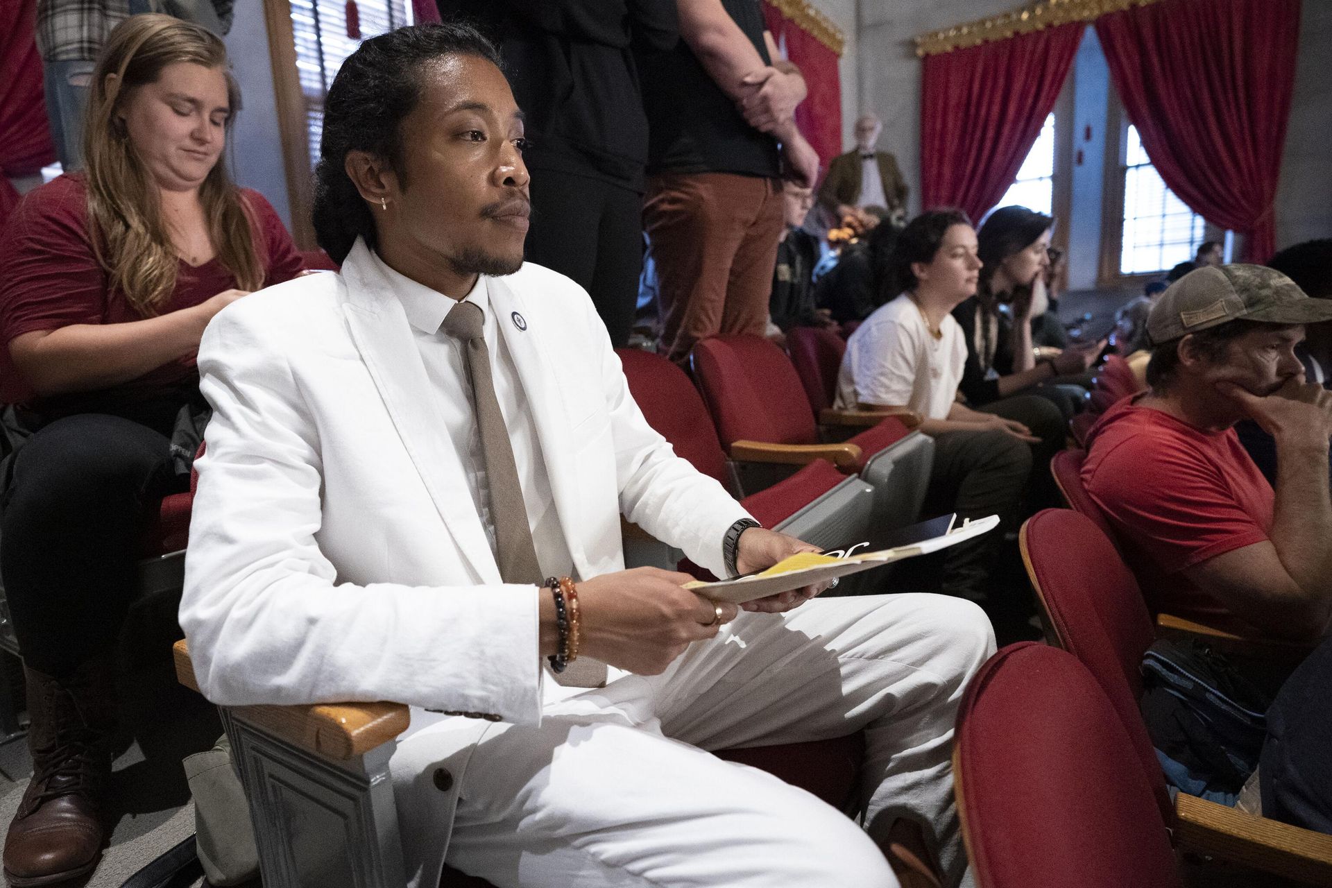 Former Rep. Justin Jones, D-Nashville, sits in the gallery of the House chamber after being expelled from the legislature on Thursday, April 6, 2023, in Nashville, Tenn. Tennessee Republicans are seeking to oust three House Democrats including Jones for using a bullhorn to shout support for pro-gun control protesters in the House chamber. - Sputnik International, 1920, 07.04.2023