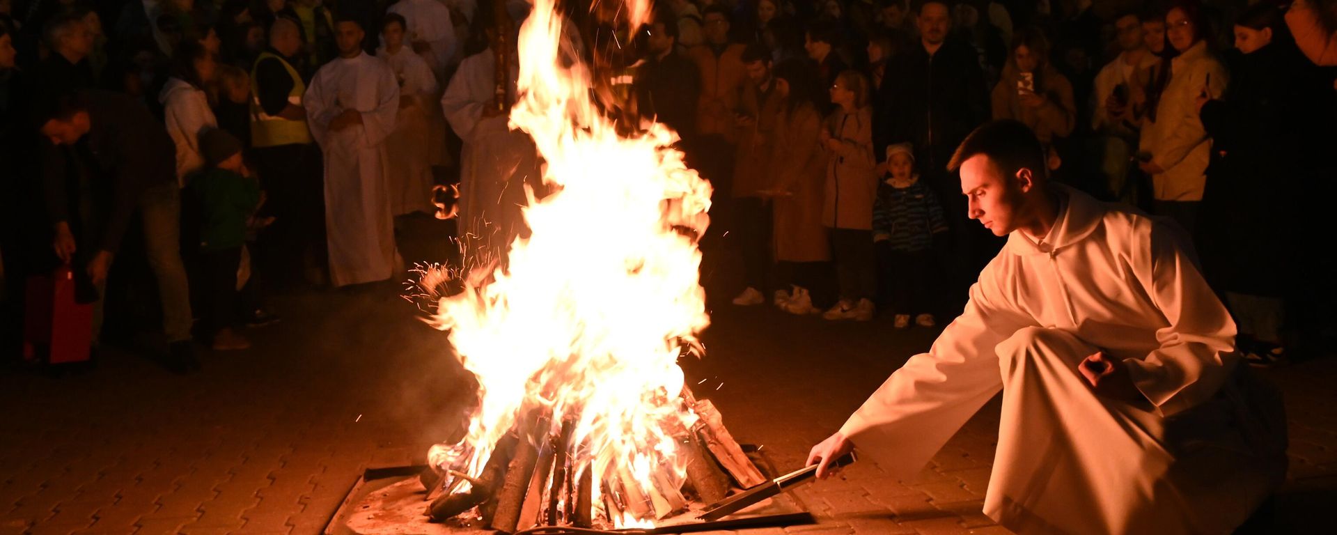Eastern bonfires are the symbol of the light of Christianity - Sputnik International, 1920, 09.04.2023