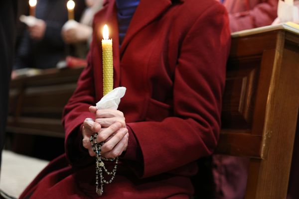 Believers at a festive Easter service at the Roman Catholic parish of St. Adalbert in Kaliningrad. - Sputnik International
