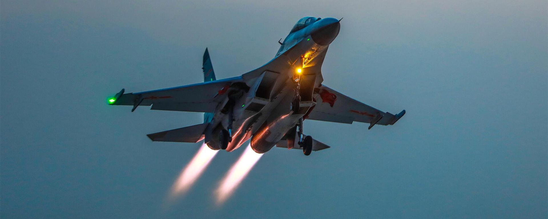A fighter jet attached to an aviation regiment of the PLA Air Force takes off for a recent round-the-clock flight training exercise. (eng.chinamil.com.cn/Photo by Yuan Hua) A fighter jet attached to an aviation regiment of the PLA Air Force takes off for a recent round-the-clock flight training exercise. (eng.chinamil.com.cn/Photo by Yuan Hua) - Sputnik International, 1920, 10.04.2023