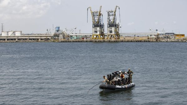 Ghanaian soldiers led by a Dutch instructor prepare to conduct hook and climb drills during Flintlock 2023 on a Spanish frigate at Tema port, Ghana, Thursday, March 9, 2023.  - Sputnik International
