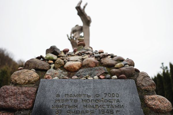 Monument to the victims of the Holocaust - the memorial to the victims of the "Death March" in the village of Yantarny, Kaliningrad region, where a memorial rally is held in memory of the Holocaust and the victims of the Palmniken massacre. The rally's participants followed the route along which the Nazis convoyed the prisoners of concentration camps in East Prussia to the Baltic Sea in the village of Palmniken (nowadays Yantarny) at the end of January 1945. Those who remained alive after the Death March were driven into the icy waters of the Baltic Sea and shot. - Sputnik International