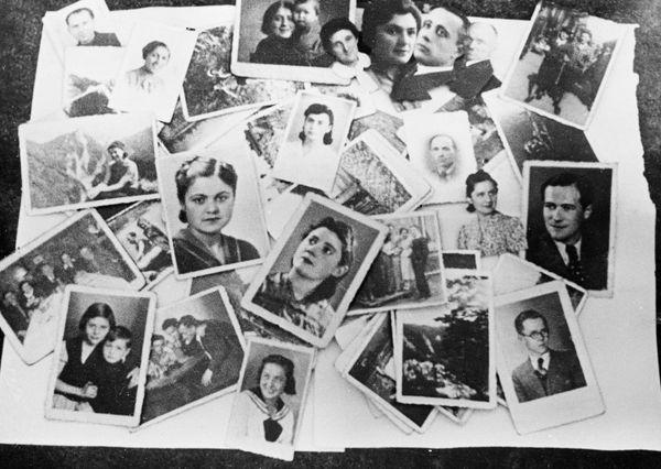 Photos of people burned in the Majdanek concentration camp in 1944. - Sputnik International