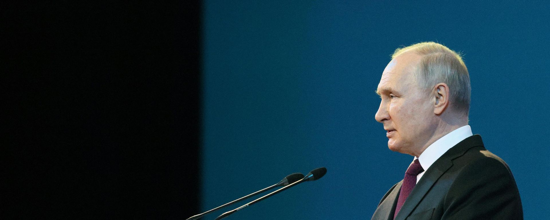 Russian President Vladimir Putin delivers a speech at a concert marking the Cosmonautics Day at the State Kremlin Palace in Moscow, Russia. - Sputnik International, 1920, 26.04.2023