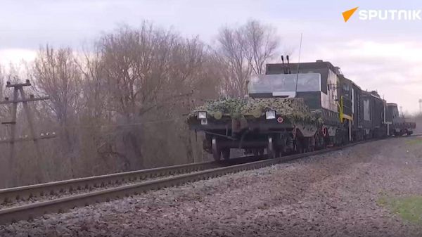 Russian MoD Releases Footage of Volga Armored Train Operating in Western Military District - Sputnik International