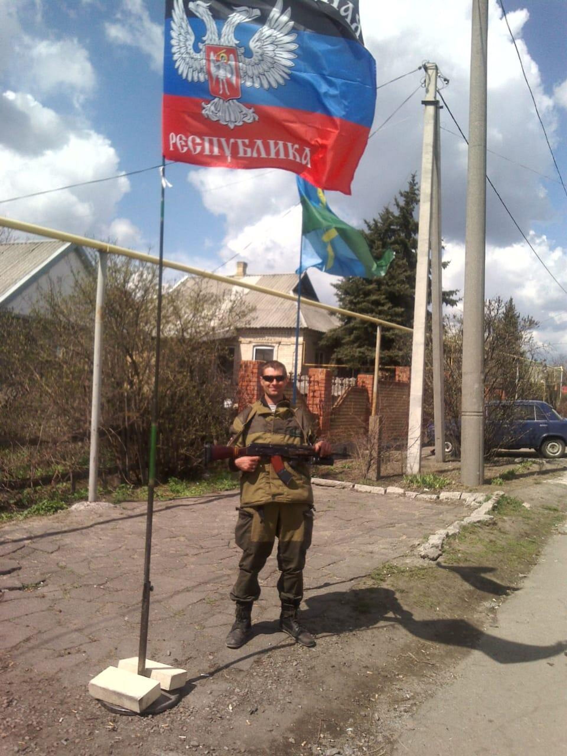 Fedor Romanov stands guard in the settlement of Perskiy, DPR. 2016-2017. Photo from his personal archive. Fedor Romanov stands guard in the settlement of Perskiy, DPR. 2016-2017. Photo from his personal archive. - Sputnik International, 1920, 13.04.2023