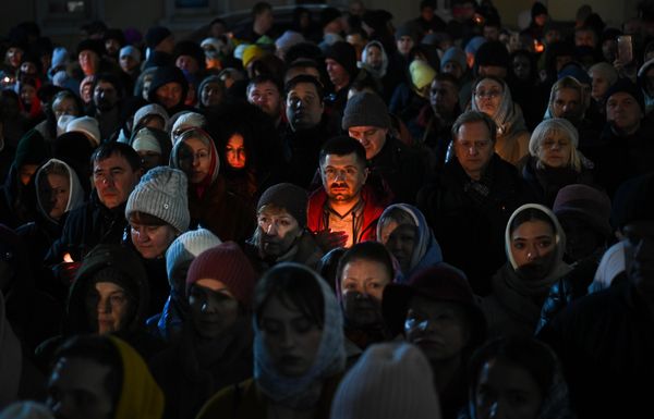 Believers at an Easter service at the Ascension Cathedral in Novosibirsk. - Sputnik International