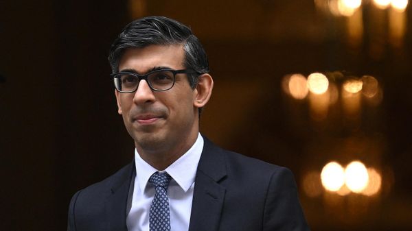 Britain's Prime Minister Rishi Sunak leaves 10 Downing Street in London on March 1, 2023 on his way to attend the Prime Minister's Questions (PMQ) session at the House of Commons - Sputnik International