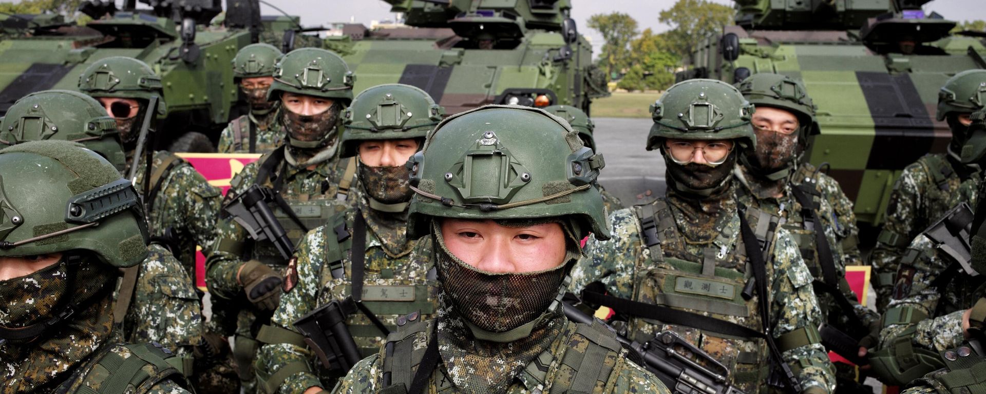 Taiwanese soldiers take part in a demonstration showing their combat skills during a visit by Taiwan's President Tsai Ing-wen at a military base in Chiayi on January 2023. - Sputnik International, 1920, 19.04.2023