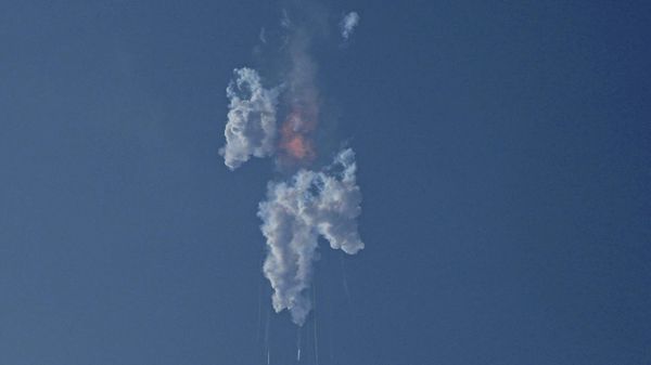 SpaceX's Starship launches from Starbase in Boca Chica, Texas, Thursday, April 20, 2023. The giant new rocket exploded minutes after blasting off on it first test flight and crashed into the Gulf of Mexico. - Sputnik International