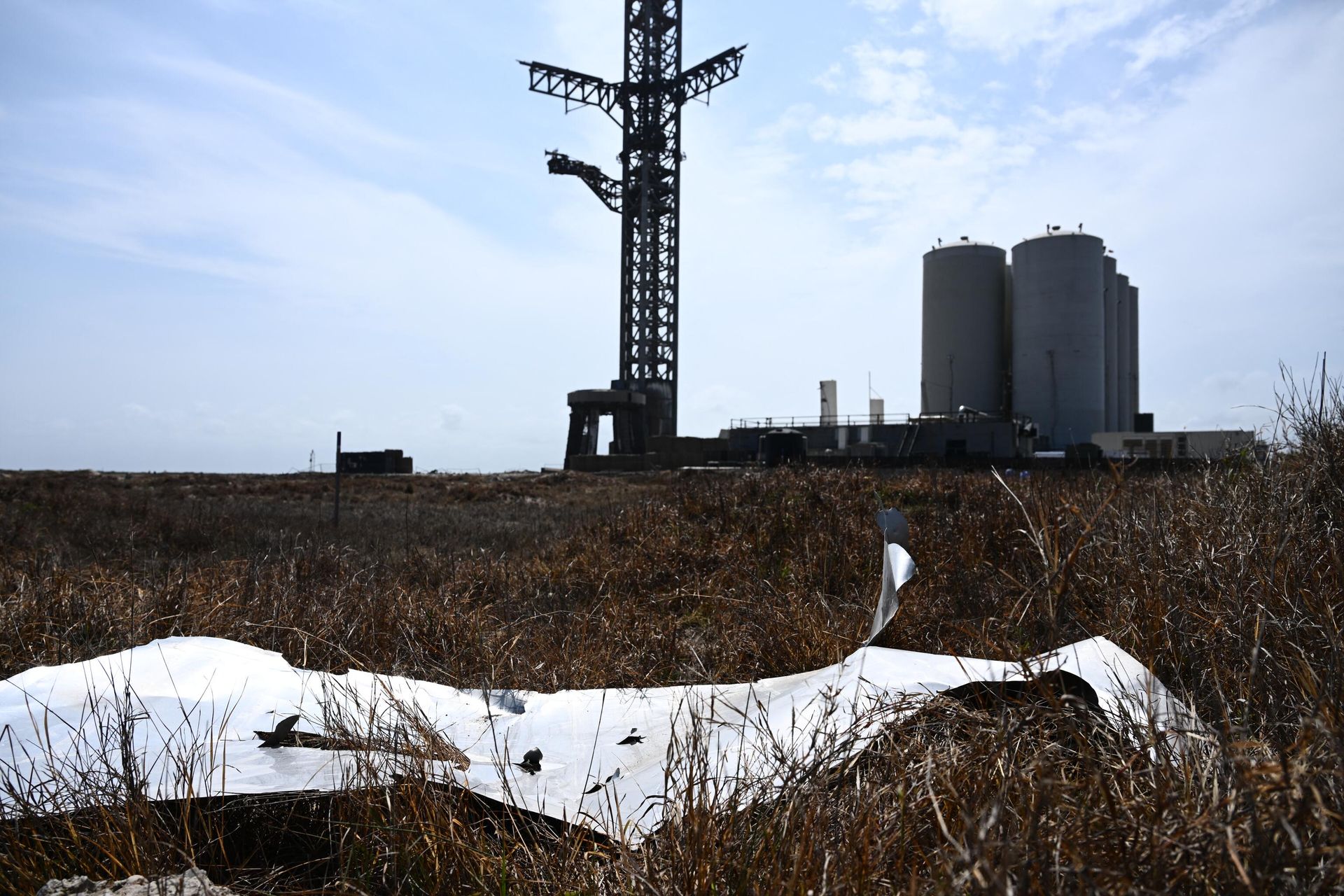 На месте падения обломков ракеты SpaceX Starship в штате Техас  - Sputnik International, 1920, 30.04.2023