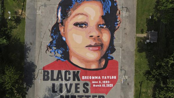 FILE - A ground mural depicting a portrait of Breonna Taylor is seen at Chambers Park in Annapolis, Md., July 6, 2020. The former Louisville Metro Police officer who fatally shot Breonna Taylor has a new job in law enforcement. WHAS-TV reported that the Carroll County Sheriff’s Office confirmed Saturday, April 24, 2023, the hiring of Myles Cosgrove who was fired from the police department in January 2021 for violating use-of-force procedures and failing to use a body camera during the raid on Taylor’s apartment.  - Sputnik International
