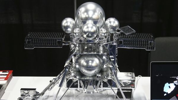 Hakuto-R shows off its lunar lander, which is scheduled to be part of the SpaceX Falcon 9 rocket for a 2020 and 2021 missions, shown at the CES Unveiled at CES International, Sunday, Jan. 6, 2019, in Las Vegas. - Sputnik International